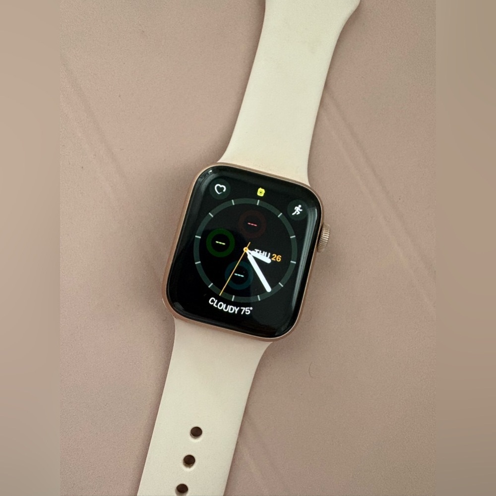 Apple Watch Series 5 40mm GPS - Picture 10 of 15